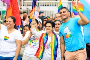 Genera DIF Vallarta programas para las familias LGBT+