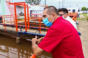 Supervisa Arturo Dávalos plantas de operación de Seapal Vallarta