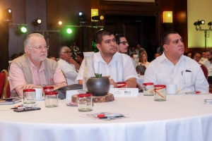 Participa Alcalde en foros de la reunión anual de Canadevi