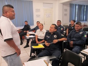 Policías se capacitan en materia de preservación de la escena del crimen