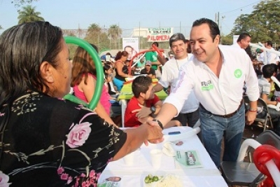 En la Parota de Volcanes de la Montaña, Rafa González inicia campaña por la Diputación Local