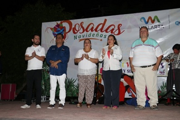 Conviven familias de Mojoneras en tradicional posada navideña