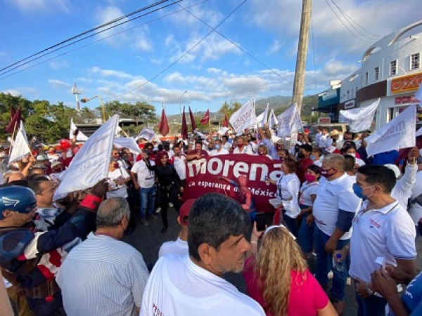 Feliz y con mucho ánimo reaparece el Profe Michel