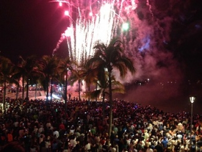 Miles de visitantes y locales festejaron el inicio del 2016 en Puerto Vallarta