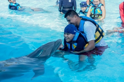 Programa de Atención a Personas con Discapacidad, promueve la convivencia con delfines