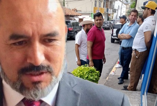 El gran fracaso del promotor de “Chapulines”, Bruno Blancas; ni con pollos, frijol con gorgojo, ni huevos… pudieron ganar