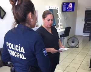 Entregan trípticos para prevenir acciones delictivas