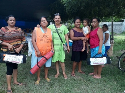 Familias de Oaxaca reciben apoyos  de la gente de gran corazón de Vallarta