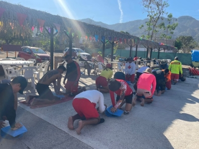 De cara a las vacaciones personal de Guardavidas fortalece su preparación para emergencias acuáticas