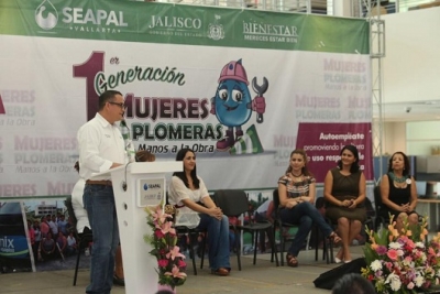 Puerto Vallarta ya tiene 40 Mujeres Plomeras Graduadas