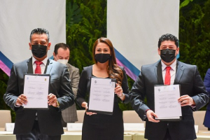 Puerto Vallarta formaliza hermanamiento con Aguascalientes