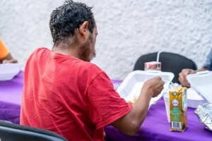 DIF Vallarta crea comedores dignos para personas en situación de calle