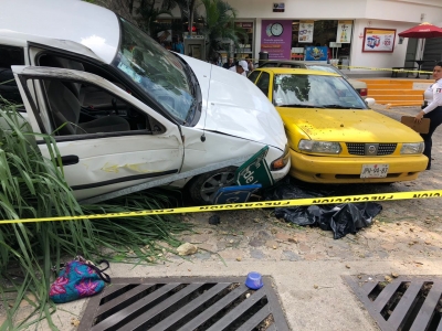 Conductor de Sentra atropella y mata a una mujer frente al hospital Medasist