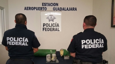 Aseguran 2.5 kilos de cocaína liquida en una empresa de paquetería