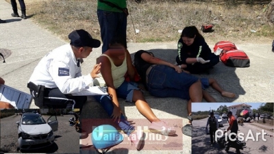 Encontronazo entre una moto y un carro deja tres lesionados en Fluvial Vallarta