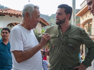 Visita Munguía la colonia El Caloso; dialoga con vecinos sobre estrategia de reactivación de la región