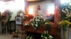 Comienzan a llegar arreglos florales y coronas a la Funeraria Celis de Puerto Vallarta, donde será velado “El Profesor Jirafales”