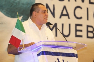 Arturo Dávalos da bienvenida a empresarios muebleros del país