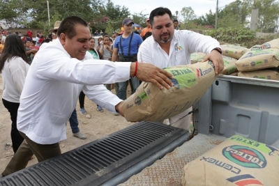 Lleva alcalde de Vallarta apoyos de ‘Casa Digna’ a otras 514 familias