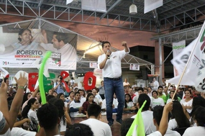 Tiene Roberto González multitudinario cierre  de campaña