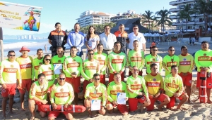 Reconoce alcalde labor de Guardavidas vallartenses