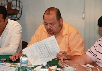 Alcalde se ampara y descobija a sus regidores