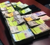 Detienen a dos sujetos con dos millones 100 mil pesos