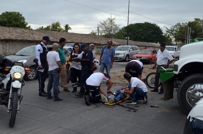 Otro motociclista se accidenta por la Av. México en Villas Universidad