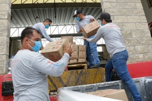 Distribuye DIF donativo de leche a asociaciones y colonias