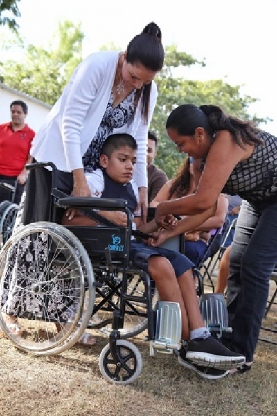 Entrega DIF Bahía de Banderas aparatos ortopédicos