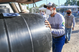 “Me siendo muy orgullosa de usted”, expresa vecina a Dávalos
