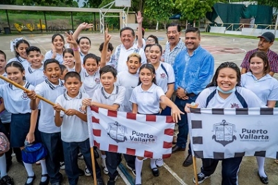 Arranca construcción de más domos en escuelas de PV