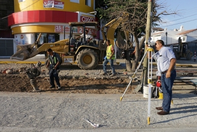 Avanzan obras de la calle Viena y circuito vial Jilguero-Albatros