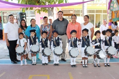 Continúan los apoyos a las escuelas del municipio