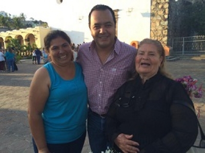 Festeja Rafa González a las mamás del quinto Distrito