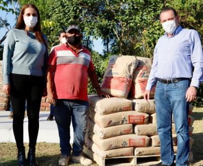 Entrega Gobierno de Bahía de Banderas 84 toneladas de cemento a 560 familias