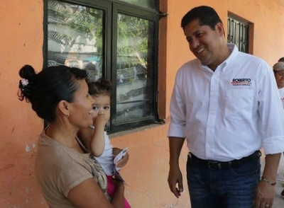 Mujeres serán apoyadas en los hechos, no  solo en los discursos: Roberto González