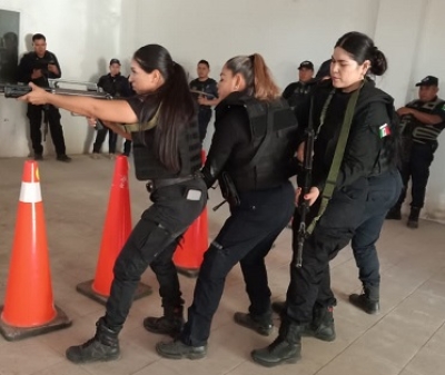 Imparten el curso &quot;Especialización para instructores en el uso de la fuerza&quot;