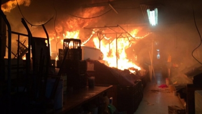 Ocho locales fueron alcanzados por el fuego en el mercado Alcalde de Guadalajara