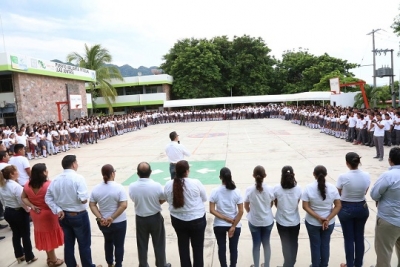 Reafirma Abarca su compromiso con la niñez y juventud vallartense