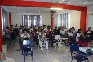 Imparten curso taller a tres grupos del COBAEJ 07 en la Academia de Policía