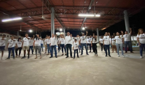 Jóvenes Vallartenses respaldan a su Profe Luis Michel