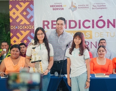 Héctor Santana se compromete con la juventud y el deporte en Bahía de Banderas