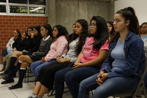 Previene DIF a jóvenes sobre violencia en el noviazgo