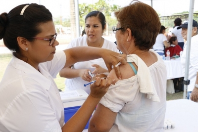 Agradecen vallartenses apoyos de ‘Familia Saludable’