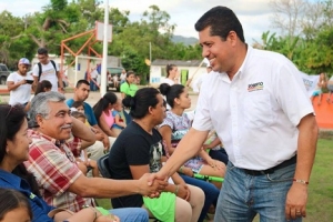 Conmigo Puerto Vallarta será una ciudad digital: Roberto González