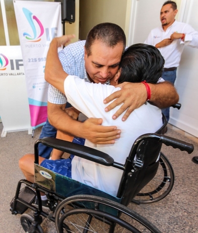 Recibe DIF más equipamiento para la Unidad de Rehabilitación