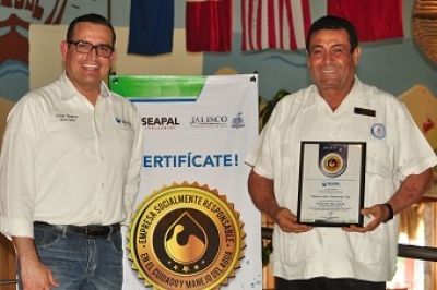 Entrega Seapal Vallarta certificación a Mariscos Tinos