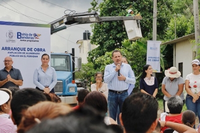 Lleva Jaime Cuevas Alumbrado Público a El Porvenir