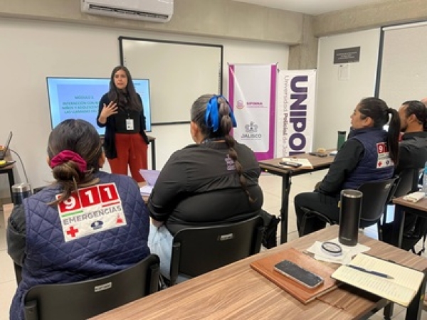 Concluye proceso formativo para fortalecer la atención a niñas, niños y adolescentes en emergencias 911